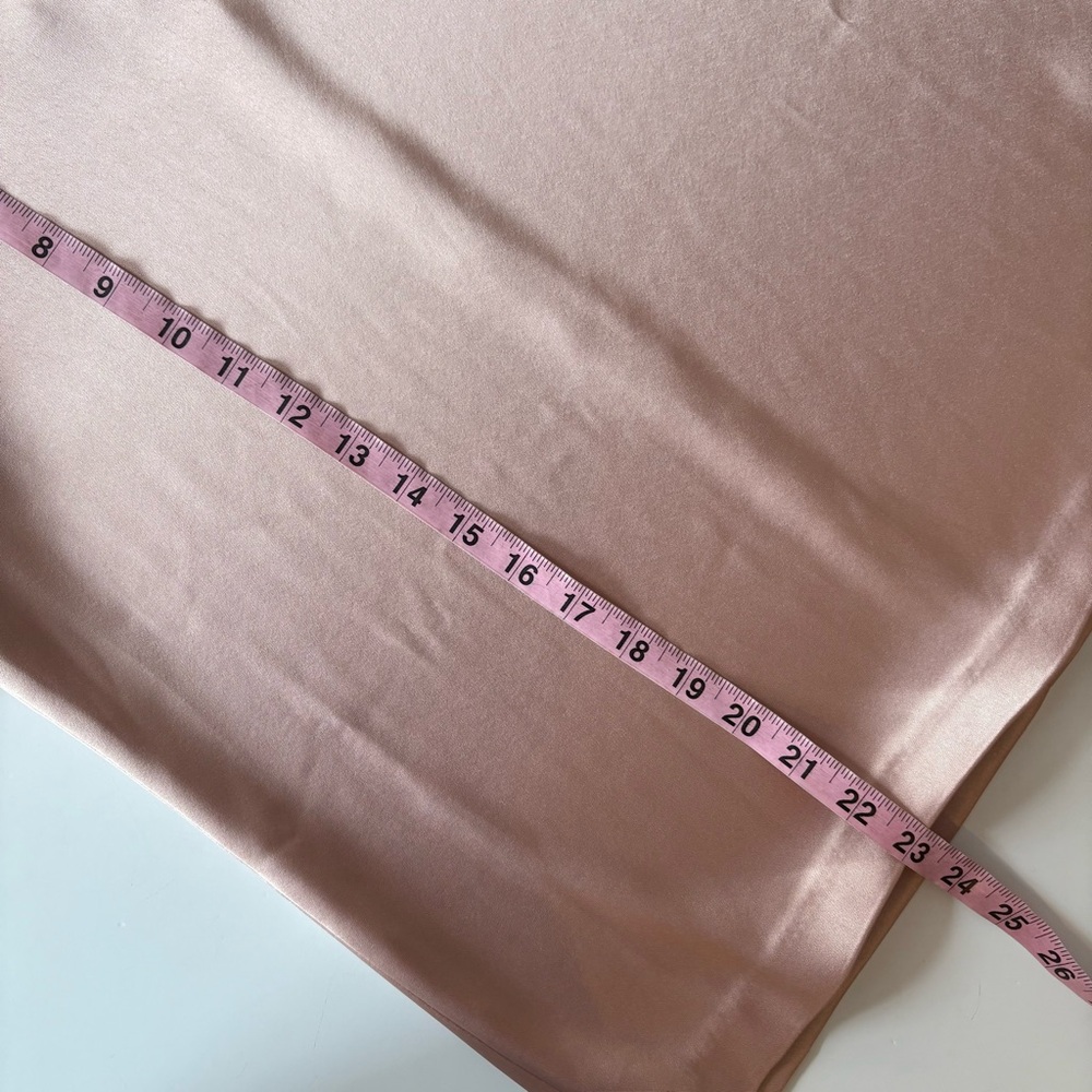 Nanushka || Kaden Satin‎ Boxy Tee in Himalayan Salt Light Pink Medium - Picture 7 of 8